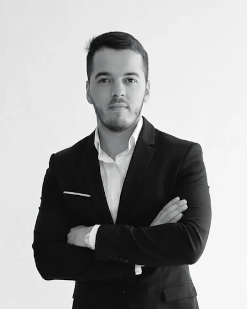 Gustavo Aceredo, datos y reportes
